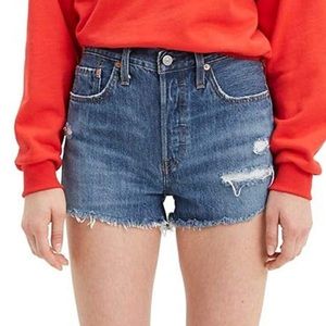 NWT Levi’s 501 high rise distressed denim shorts - size 30